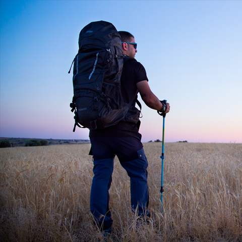 Tours de nieve, excursionismo y campamentos.